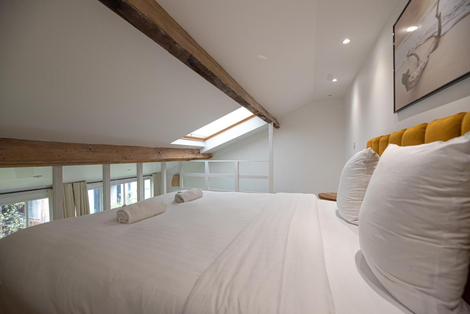 Loft In Paris Apartment Room photo
